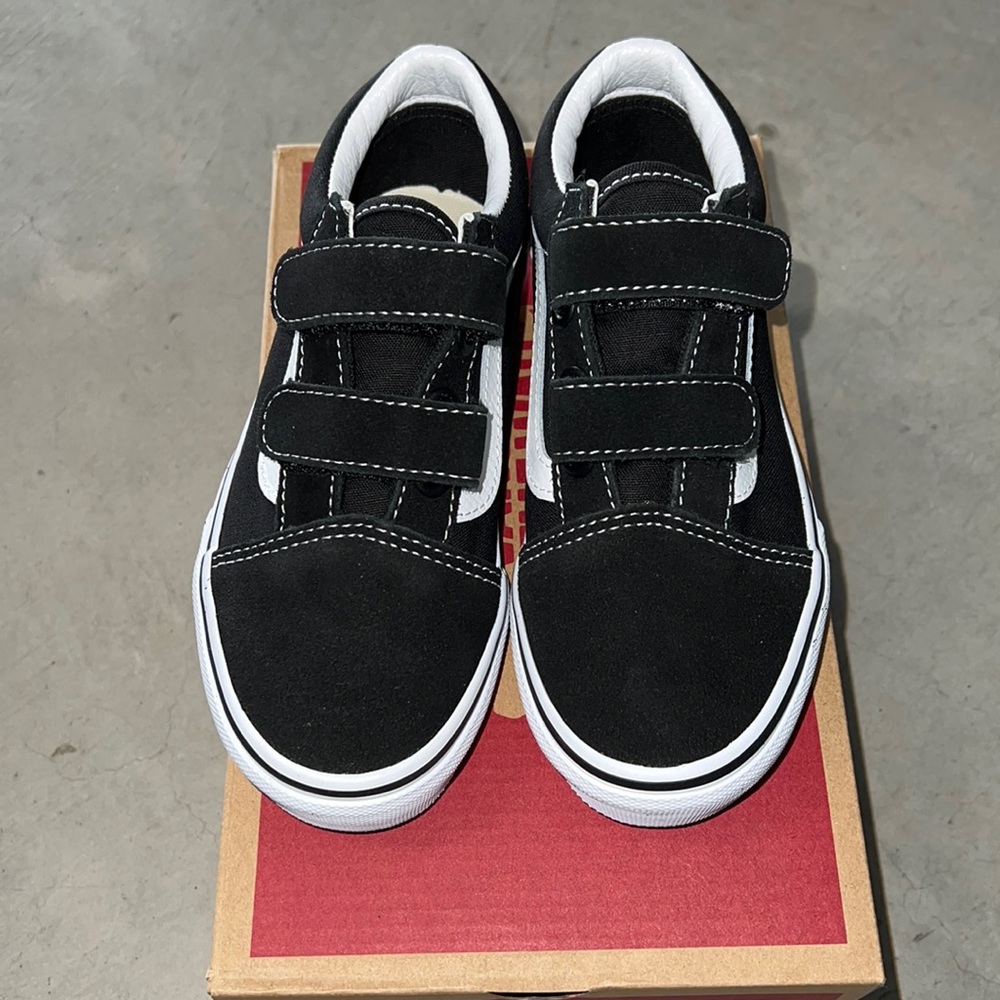 Vans Kids Sneaker Size 13.5 NWT